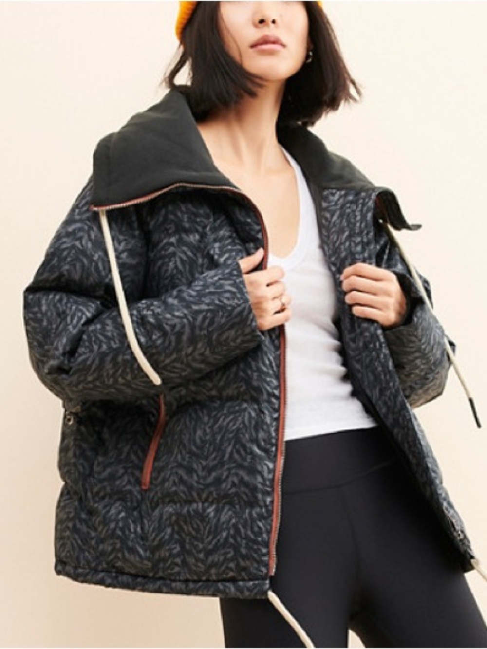 VARLEY GRANVILLE PUFFER Jacket in Charcoal Animal Print - Women Sz: M- L